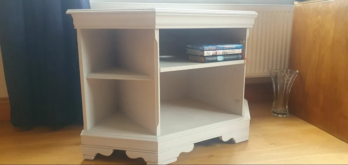 Rossmore TV unit - Image 2