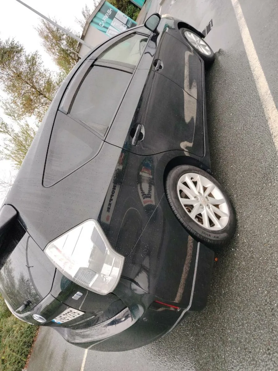 Toyota Prius Alpha Hybrid 2012 Automatic - Image 4