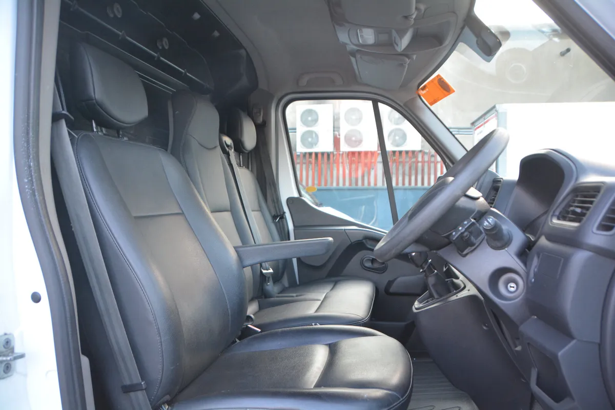 Opel Movano LWB High Rood - Dealer Service History - Image 3