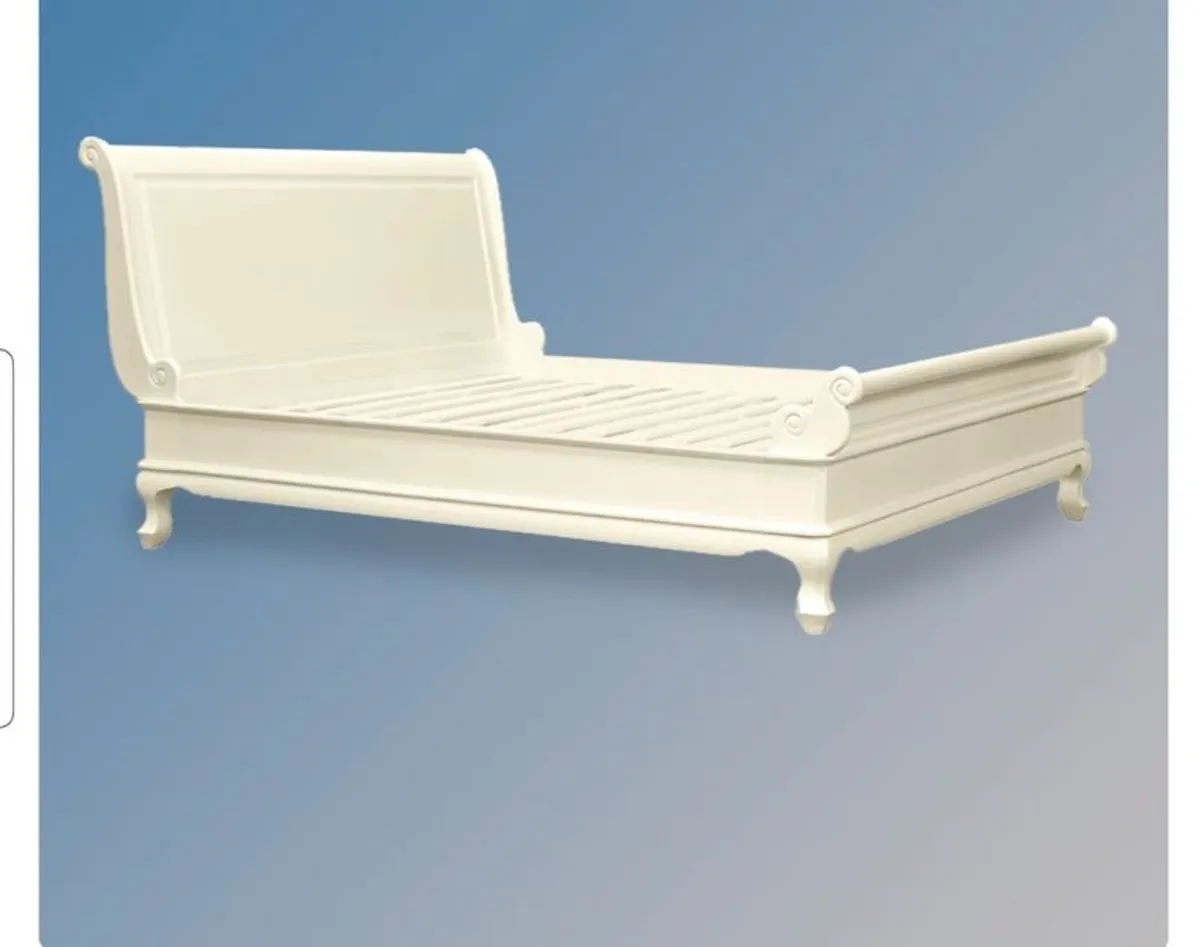 Double cream wood sleigh bed - Image 1