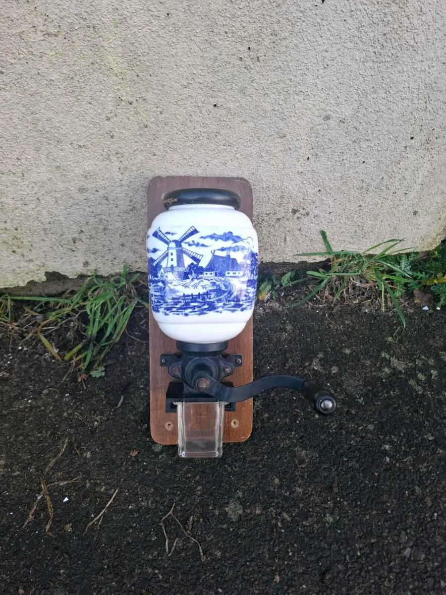 Wall delft style coffee grinder