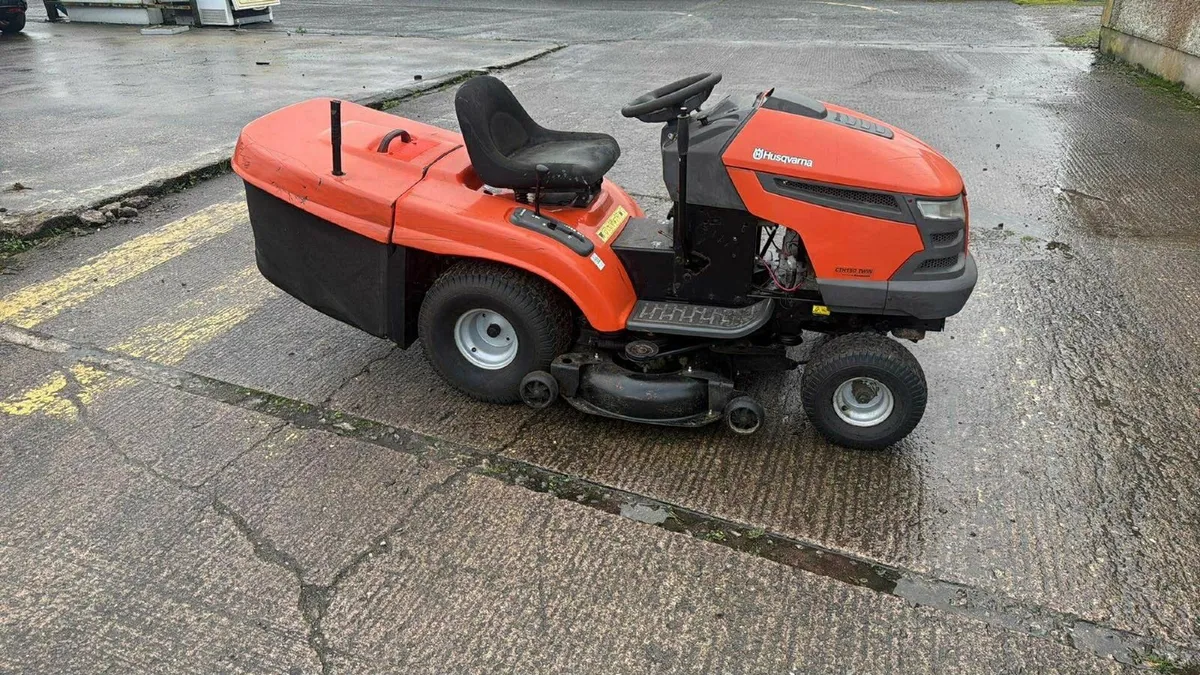 Ride on mower - Image 1