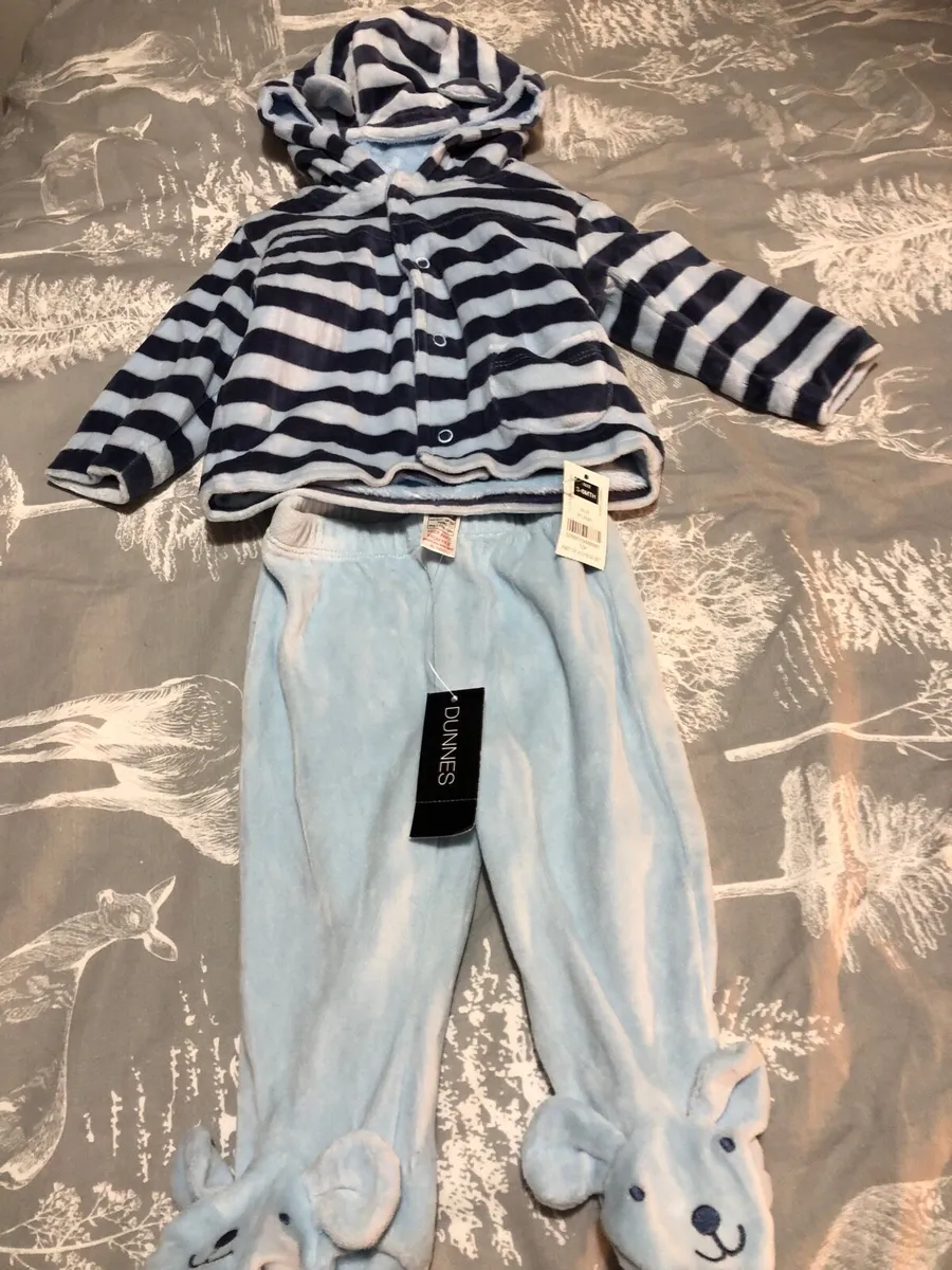 Boys BNWT two piece suit 3/6 mths €8 - Image 4
