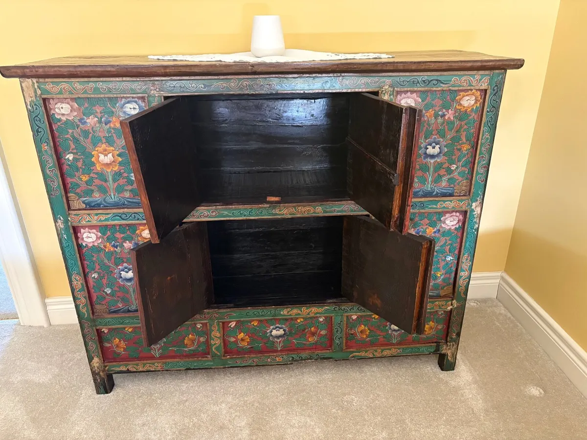 Chinese antique cabinet - Image 1