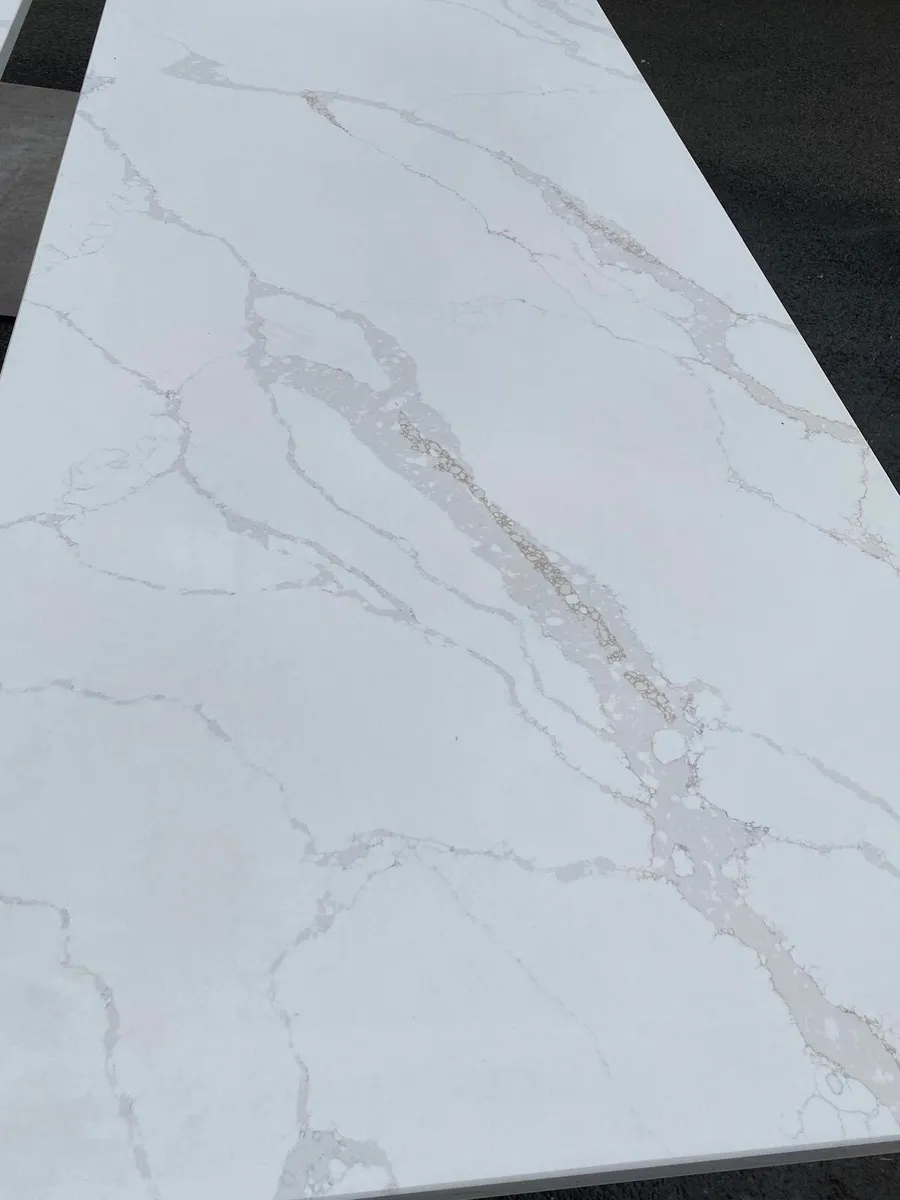 Calacatta Siena / Calacatta Gold Worktop - Image 4