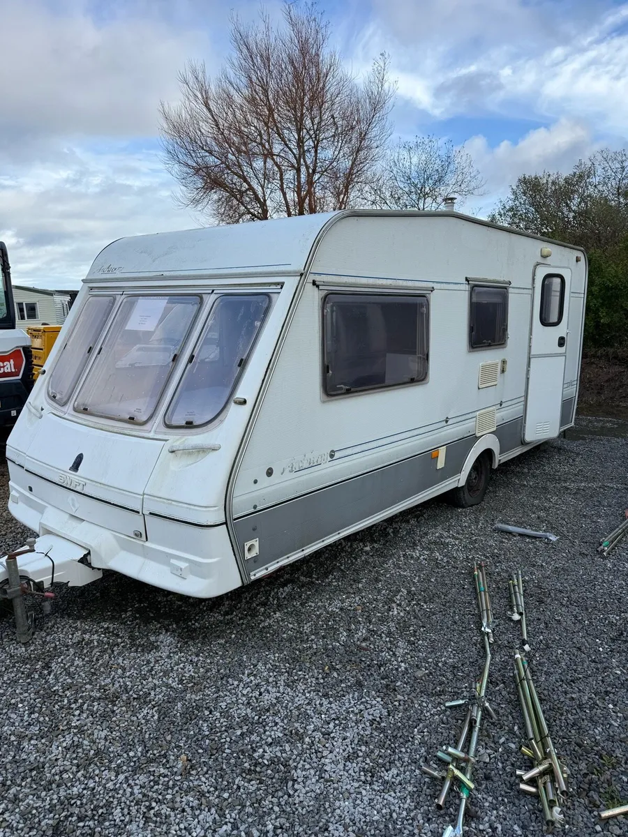 Swift touring caravan - Image 1