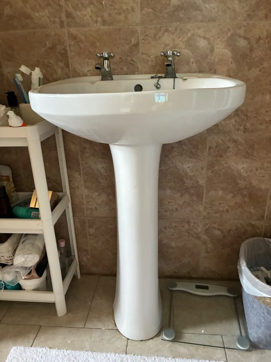 2 sink pedestals - Image 2