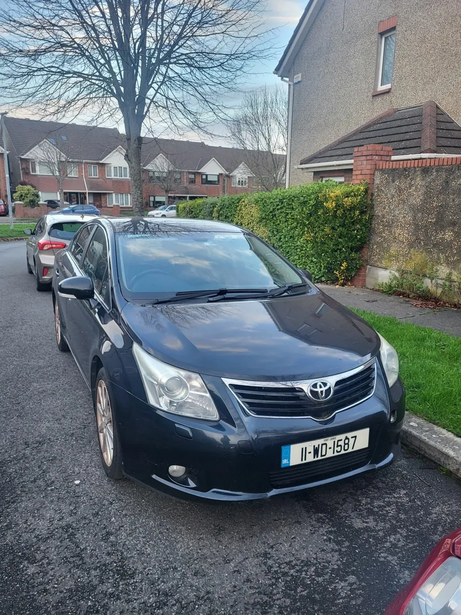 Toyota Avensis 2011 - Image 1