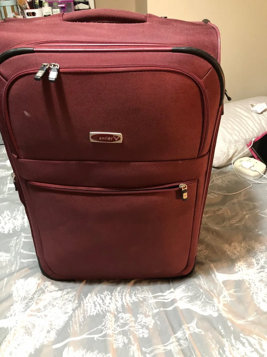 Large suitcase €10 - Image 1