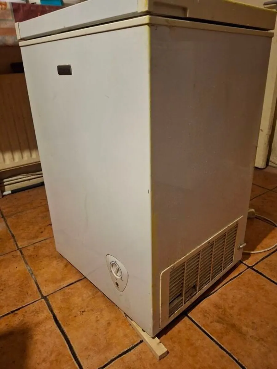 Small chest freezer - Image 1