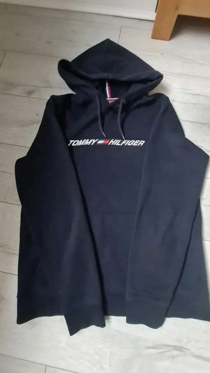 Tommy hilfiger hoodie like new - Image 1