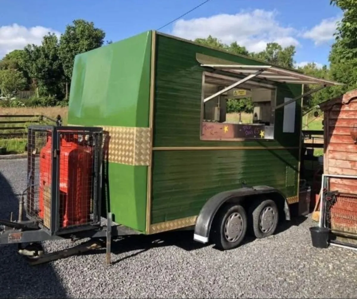 Professional catering trailer 12 x 6 - Image 1