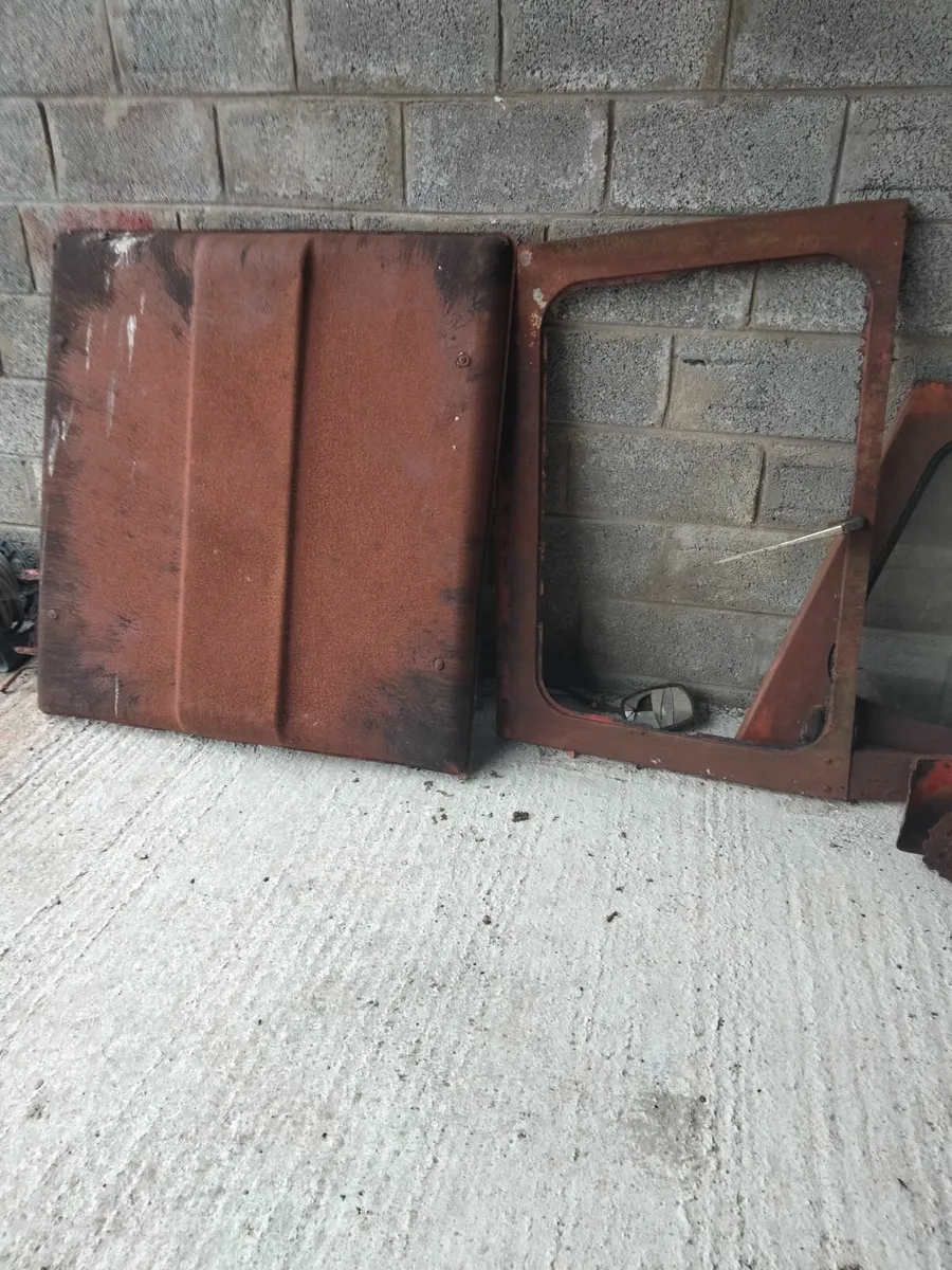 135 cab frame - Image 1