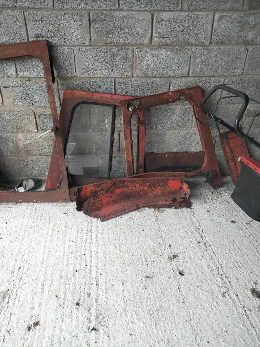 135 cab frame - Image 3