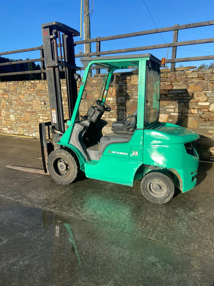 Mitsubishi Forklift - Image 1