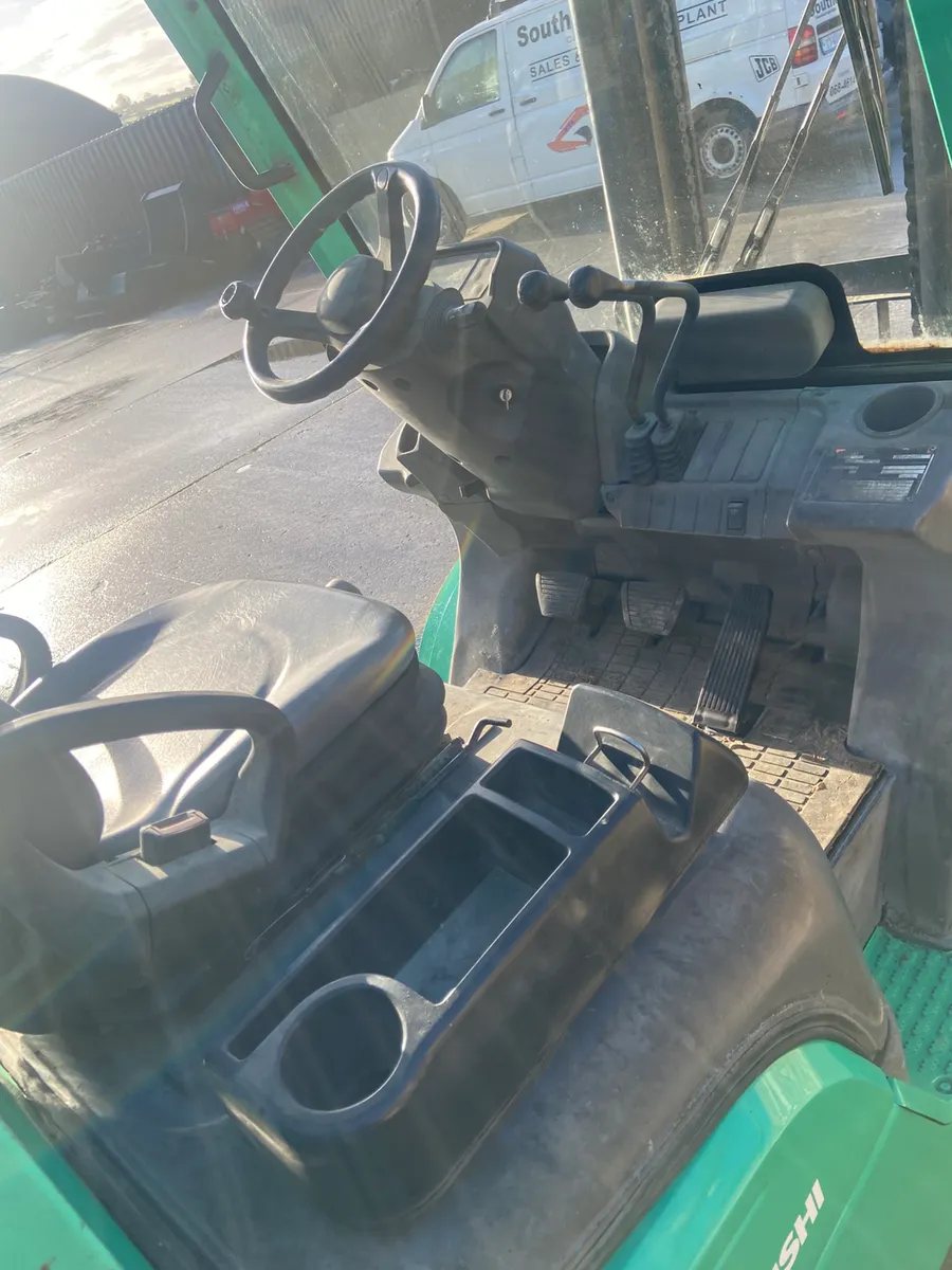 Mitsubishi Forklift - Image 4