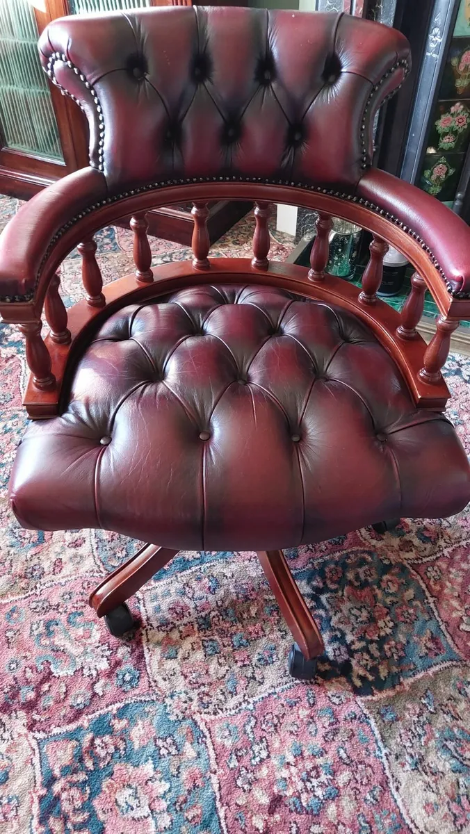 Chesterfield Classic Captains Chair - Image 1