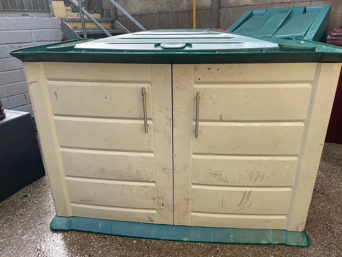 Storage 2 doors - Image 2