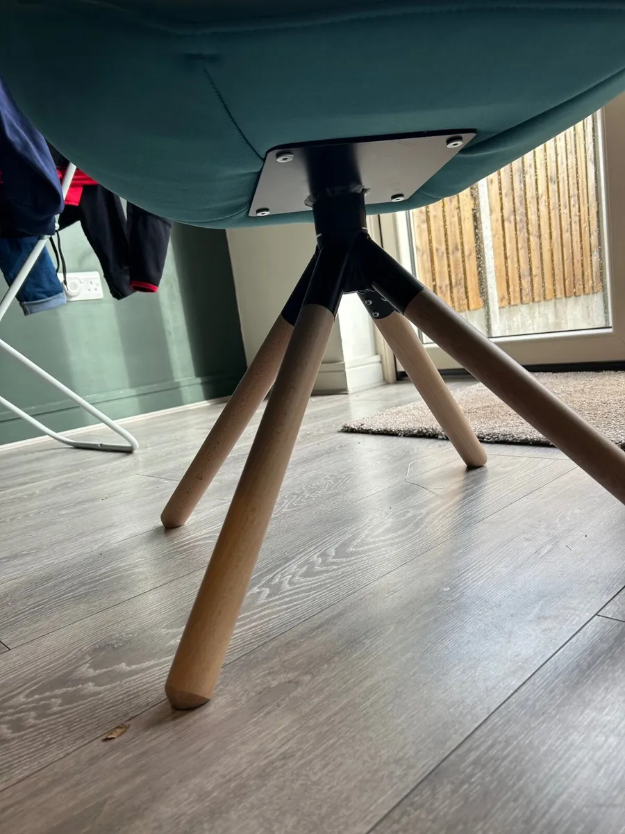 Swivel chair - Image 3