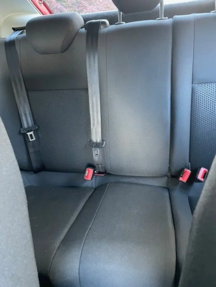 SEAT Ibiza 2017 - Image 2