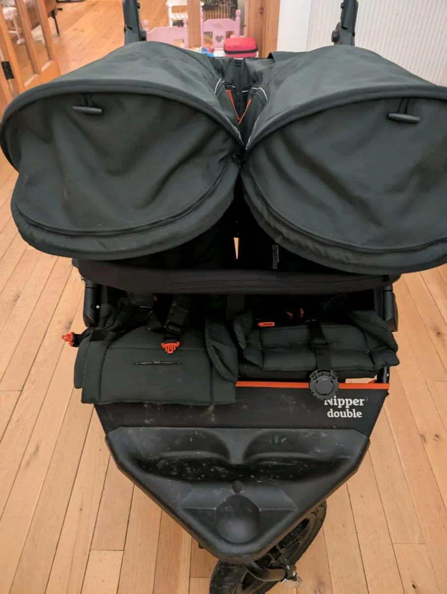 Out and about double buggy - Image 3