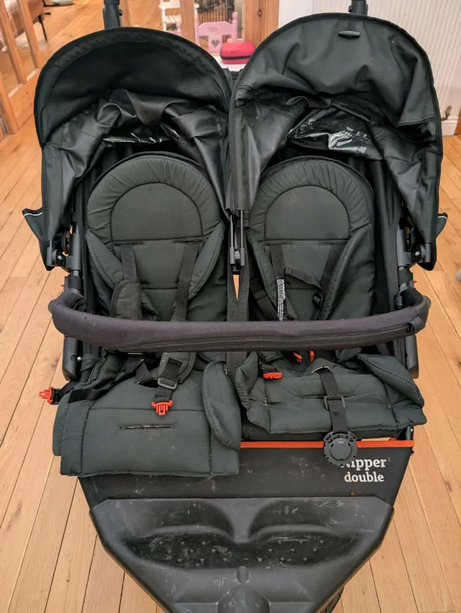 Out and about double buggy - Image 4