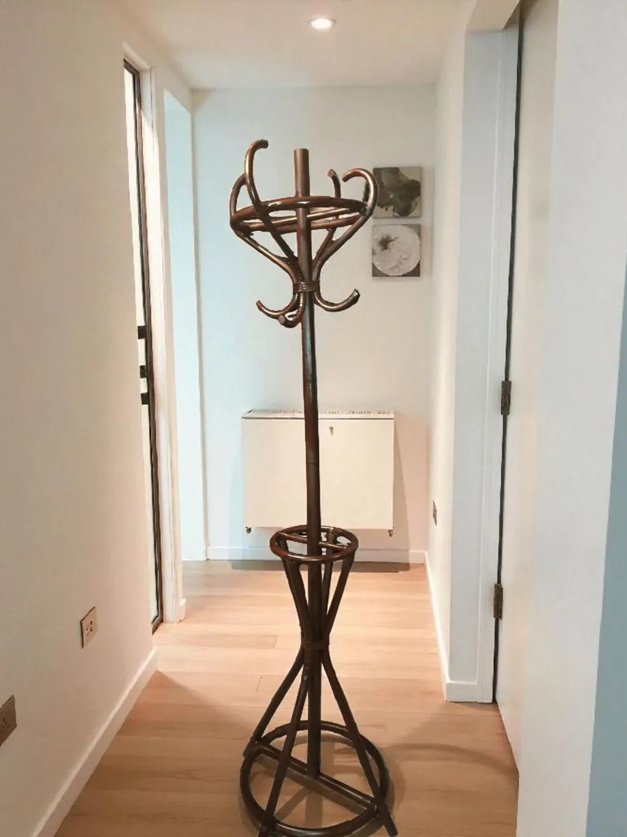 Sturdy rattan coat stand