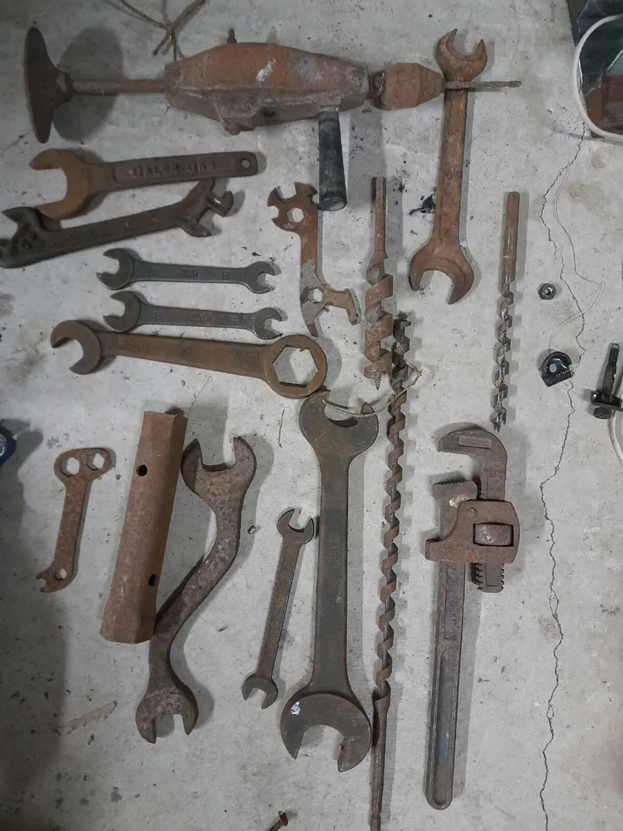Old tools - Image 1