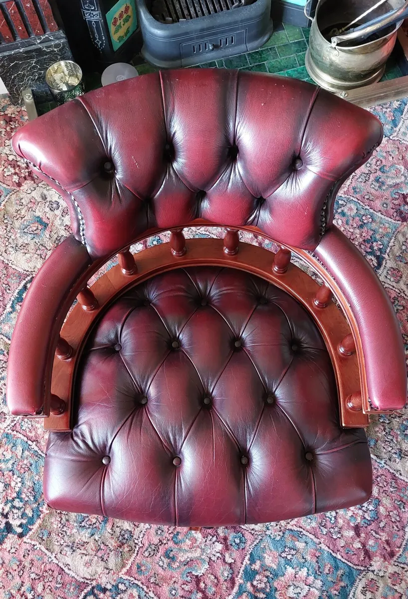 Chesterfield Classic Captains Chair - Image 3