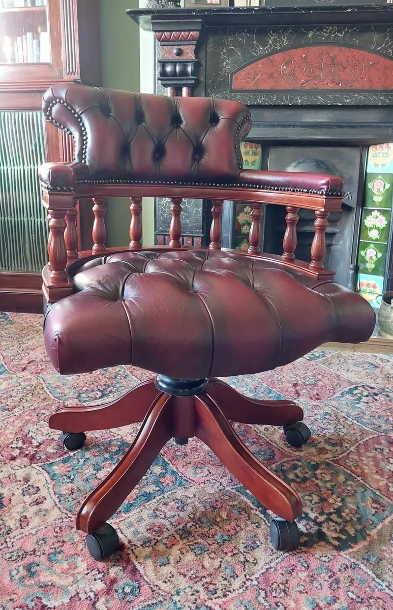Chesterfield Classic Captains Chair - Image 4