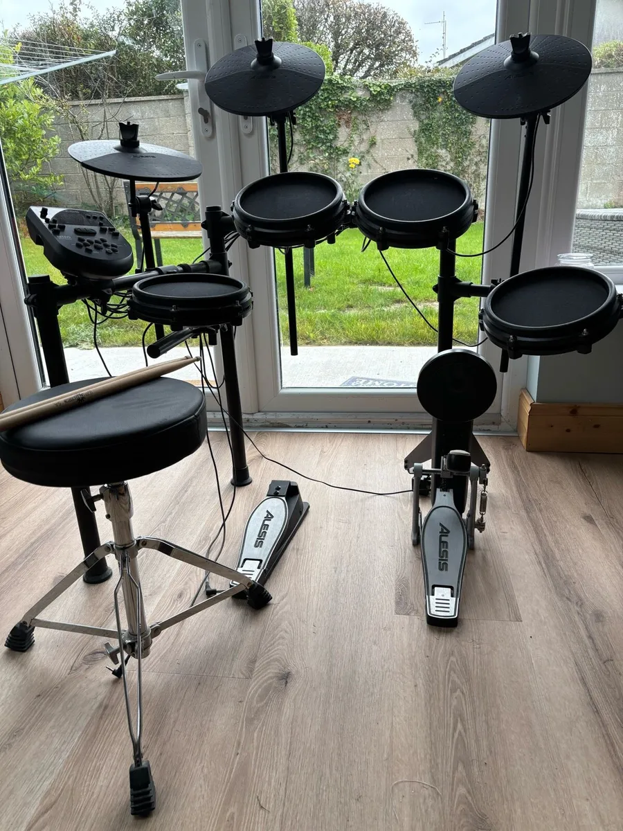 Alesis DM7X Electronic Drum Kit - Image 1