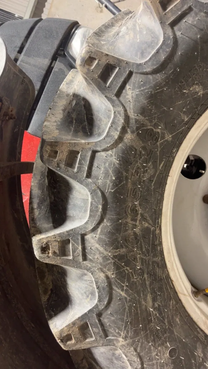 650/65/38 & 540/65/28 tyres - Image 3