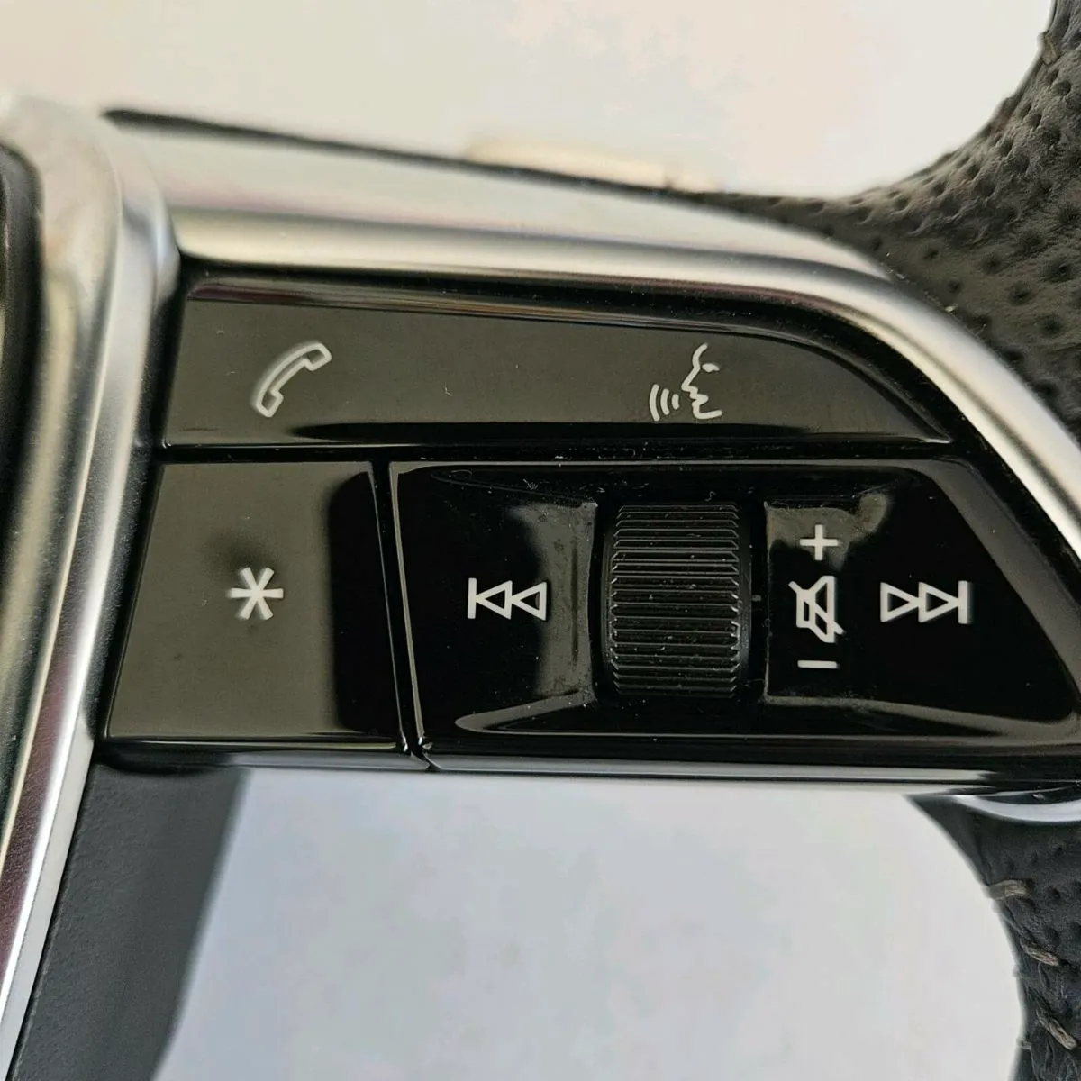 AUDI A6 C8 S LINE STEERING WHEEL MULTIFUNCTIONAL - Image 2