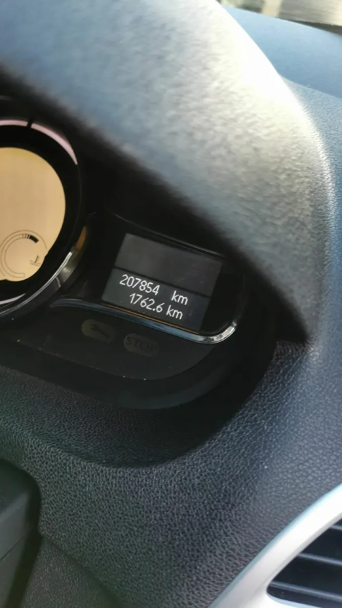 Renault Fluence 2012 Automatic 1.5 diesel - Image 3