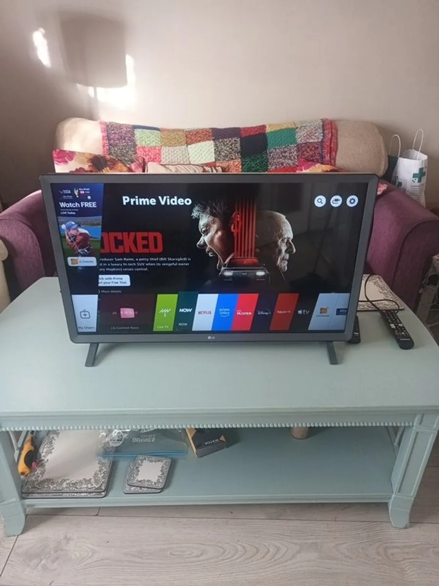 LG 32in Smart Tv - Image 2