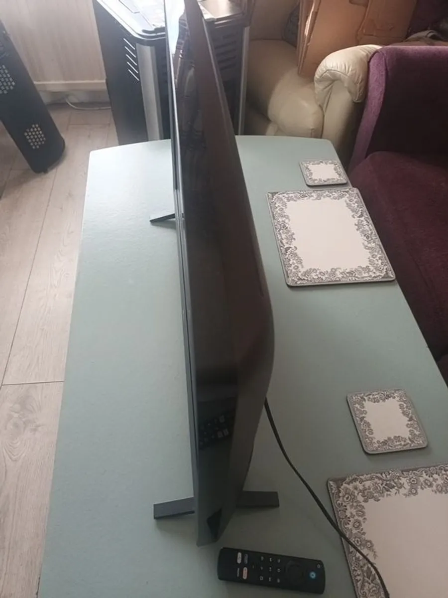 LG 32in Smart Tv - Image 3