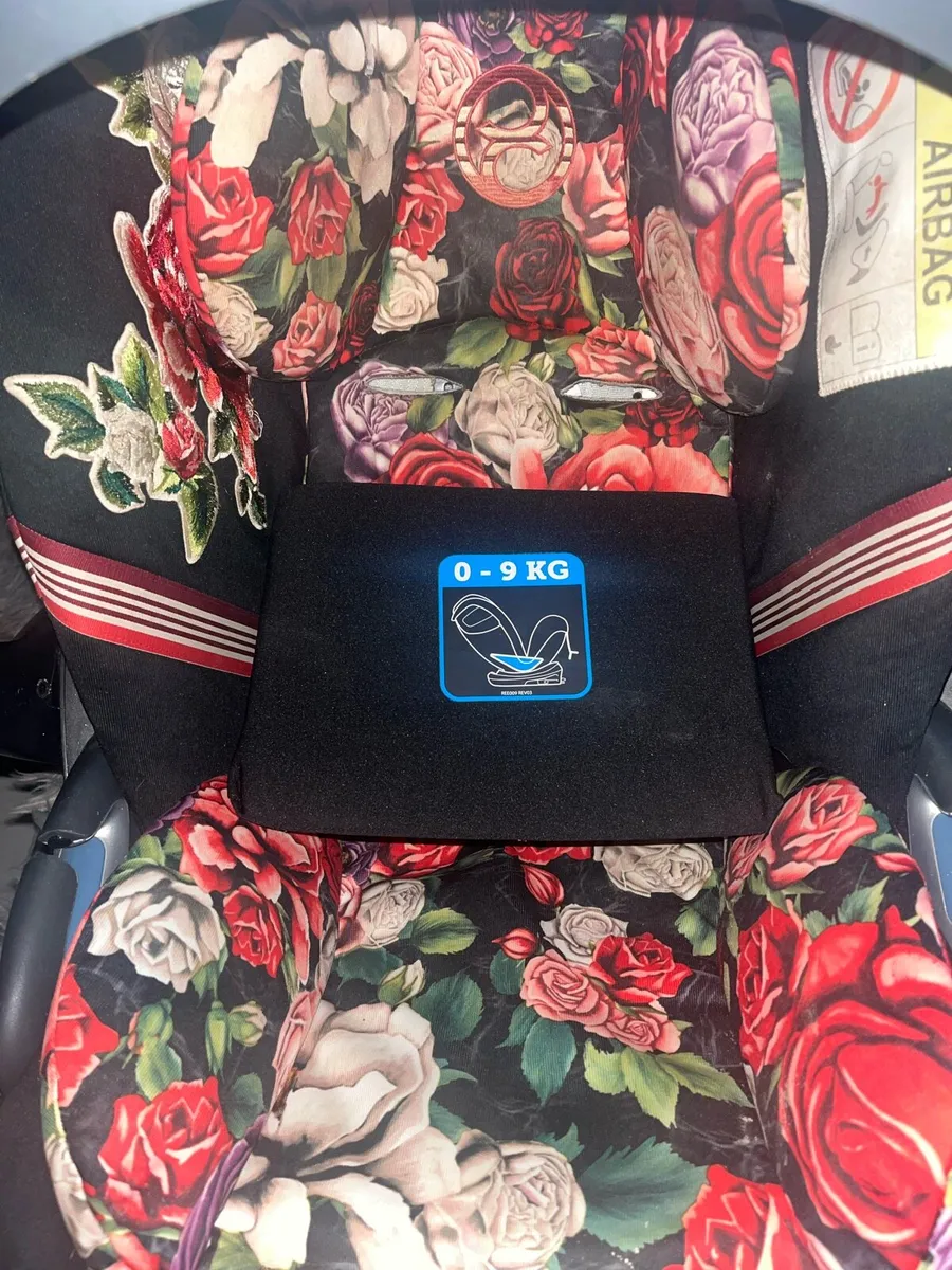 Cybex red floral car seat with isofix base - Image 4