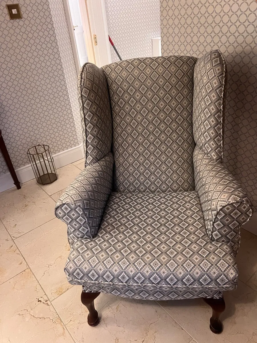 Queen Anne Chair - Image 1