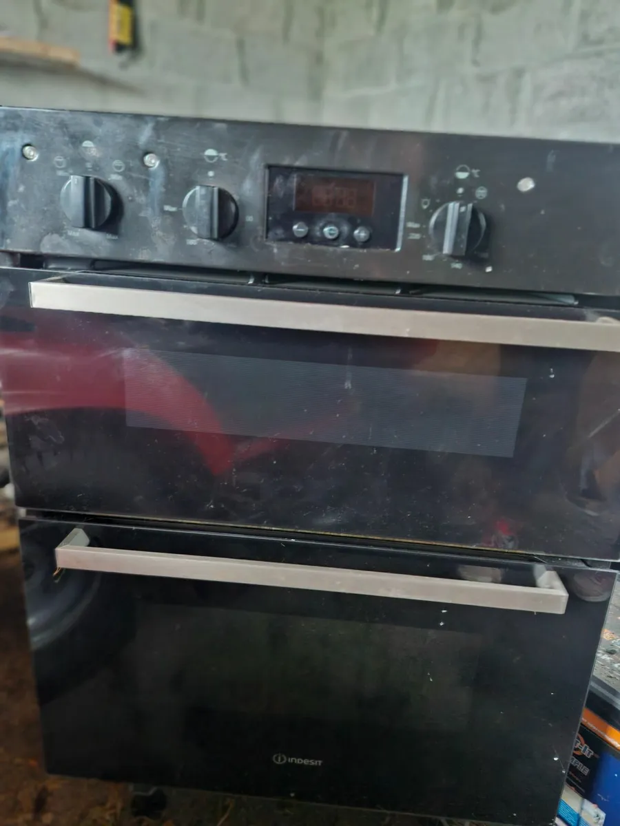 Indesit oven - Image 1