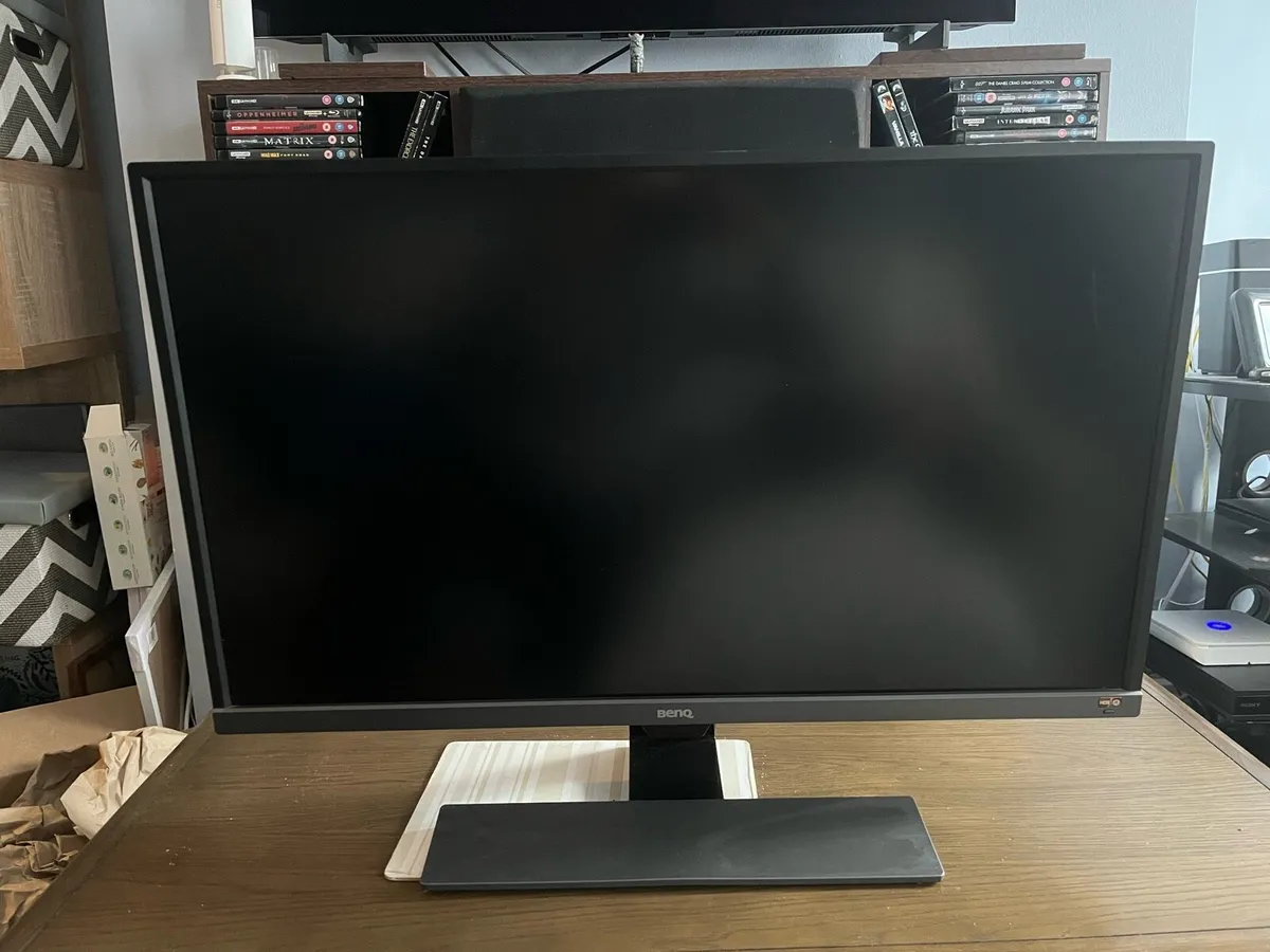 4K Monitor Benq EW3270U 32”