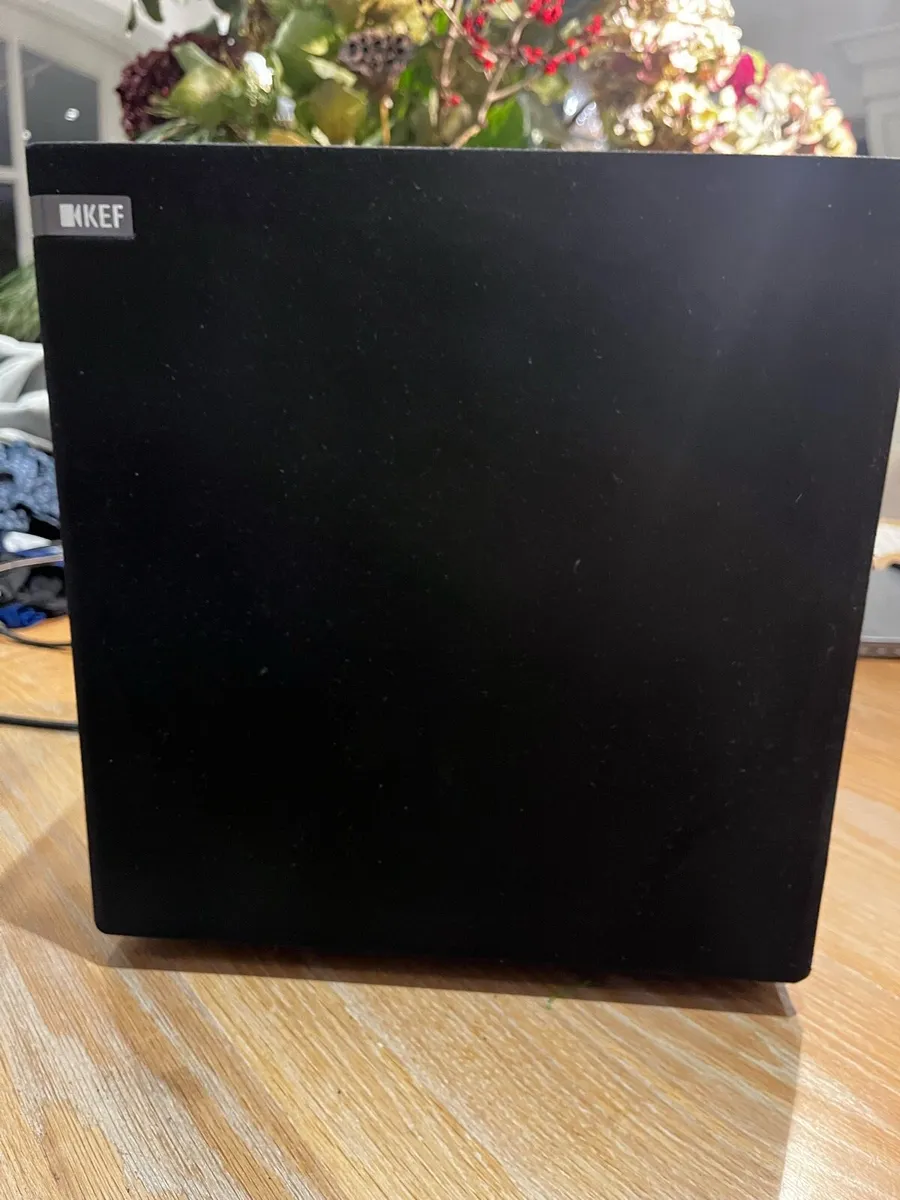 Kef Q400b Subwoofer - Image 1