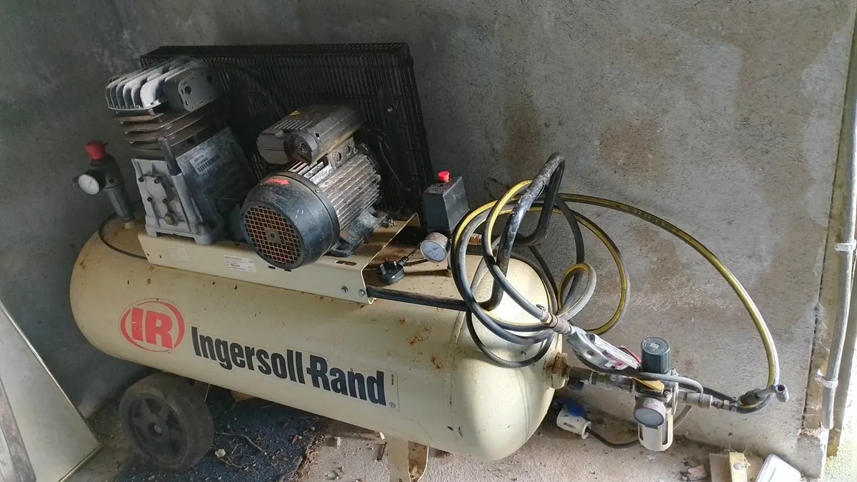 Ingersoll Rand compressor 200l - Image 3