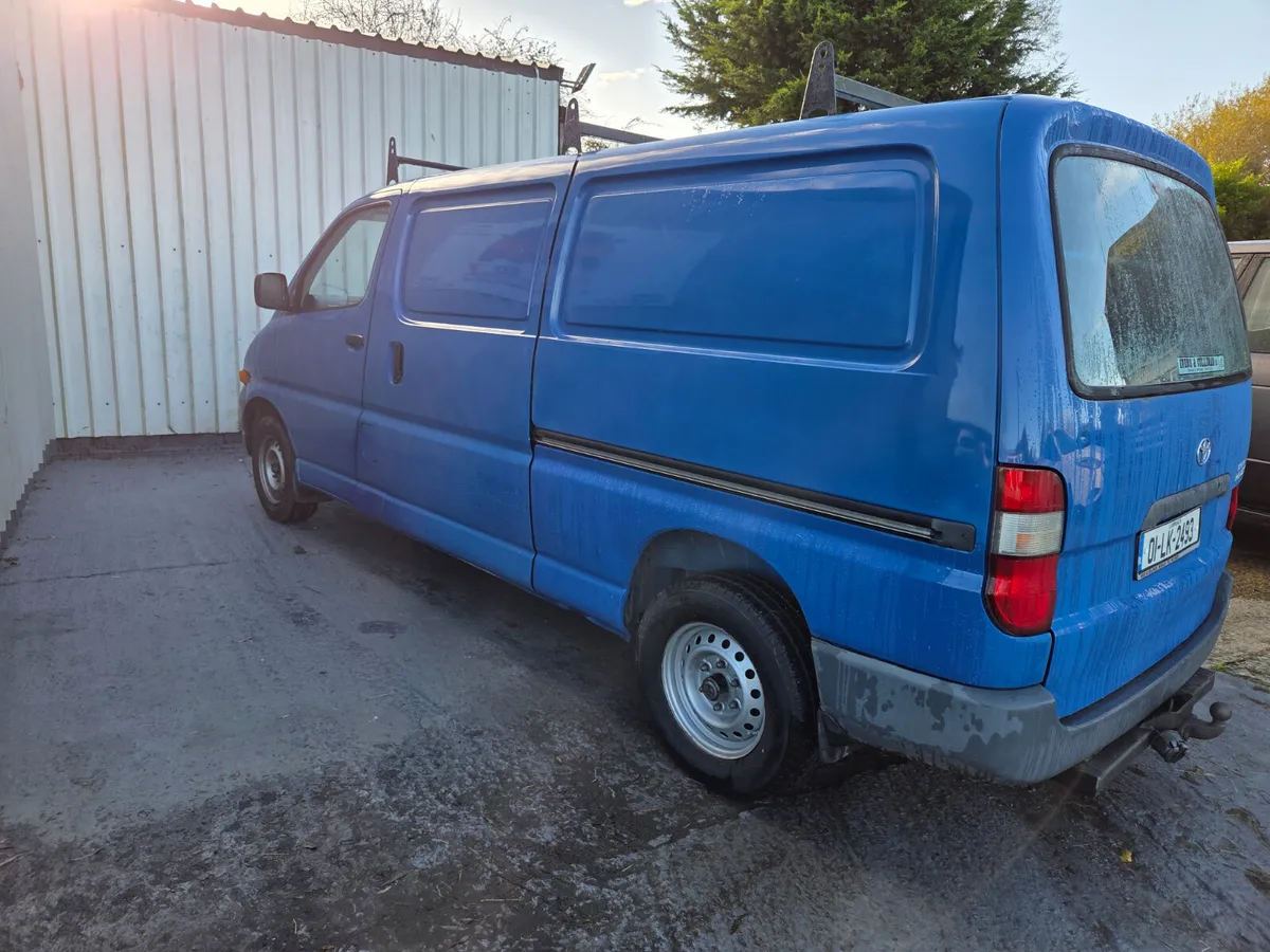 Toyota HiAce 2001 - Image 4