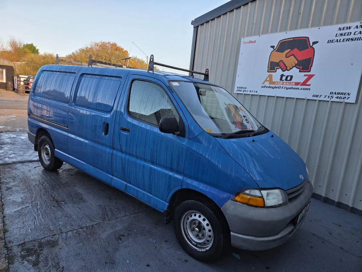 Toyota HiAce 2001 - Image 1