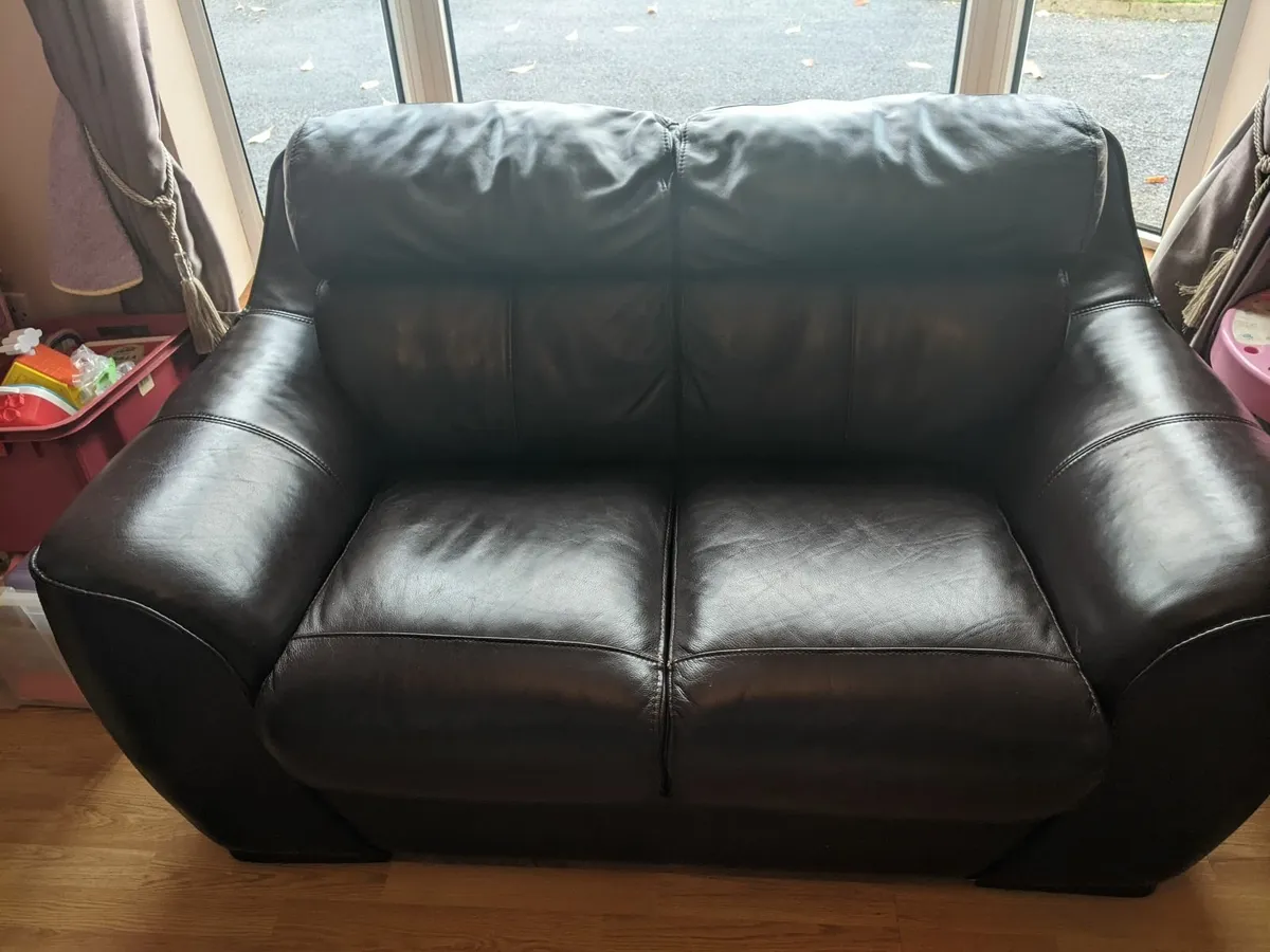 Brown leather two seater sofa and chair - Image 3