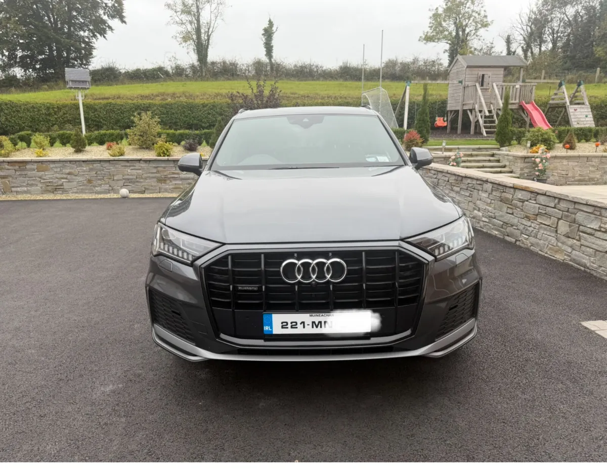 Audi Q7 - Image 2