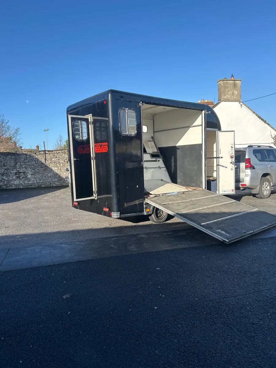 Equi - trek horse box : must go asap : offers !! - Image 1