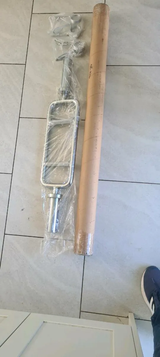 2xbrand new Olympic weight lifting bars - Image 2