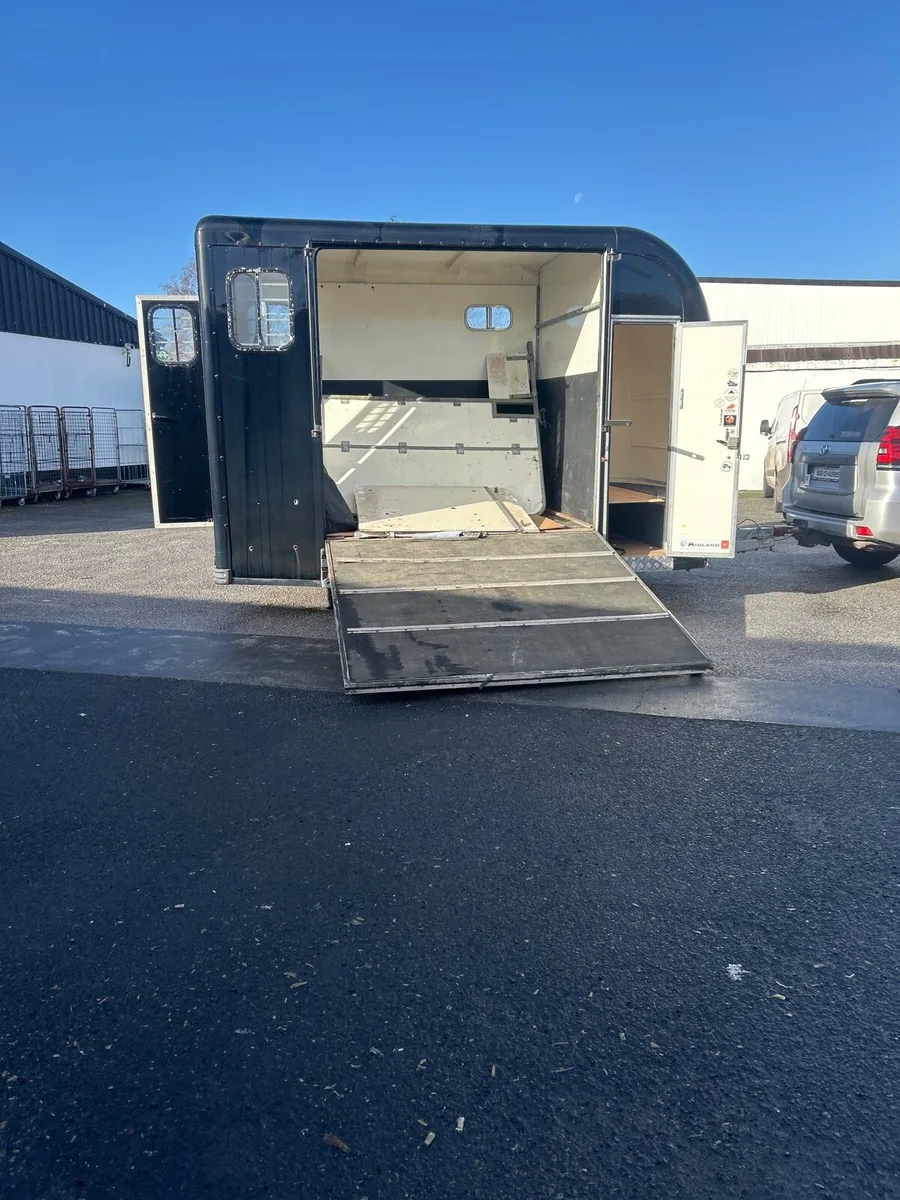 Must go … horse  box ideal catering conversion - Image 2