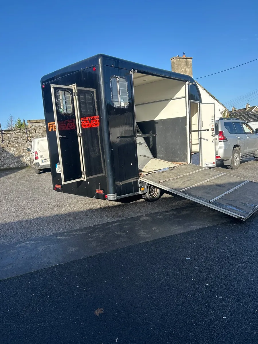 Must go … horse  box ideal catering conversion - Image 1